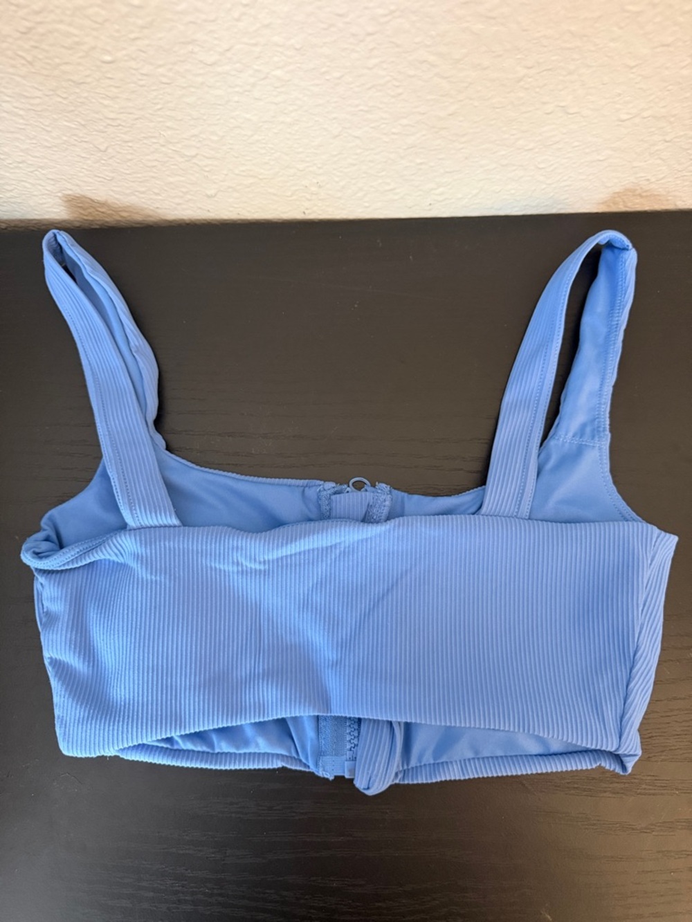 Gym top - Picture 2 of 3